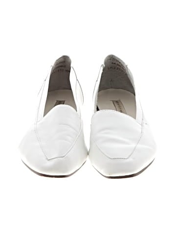 Apostrophe Flats (view 2)
