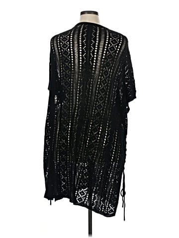 BLOOMCHIC Poncho (view 2)