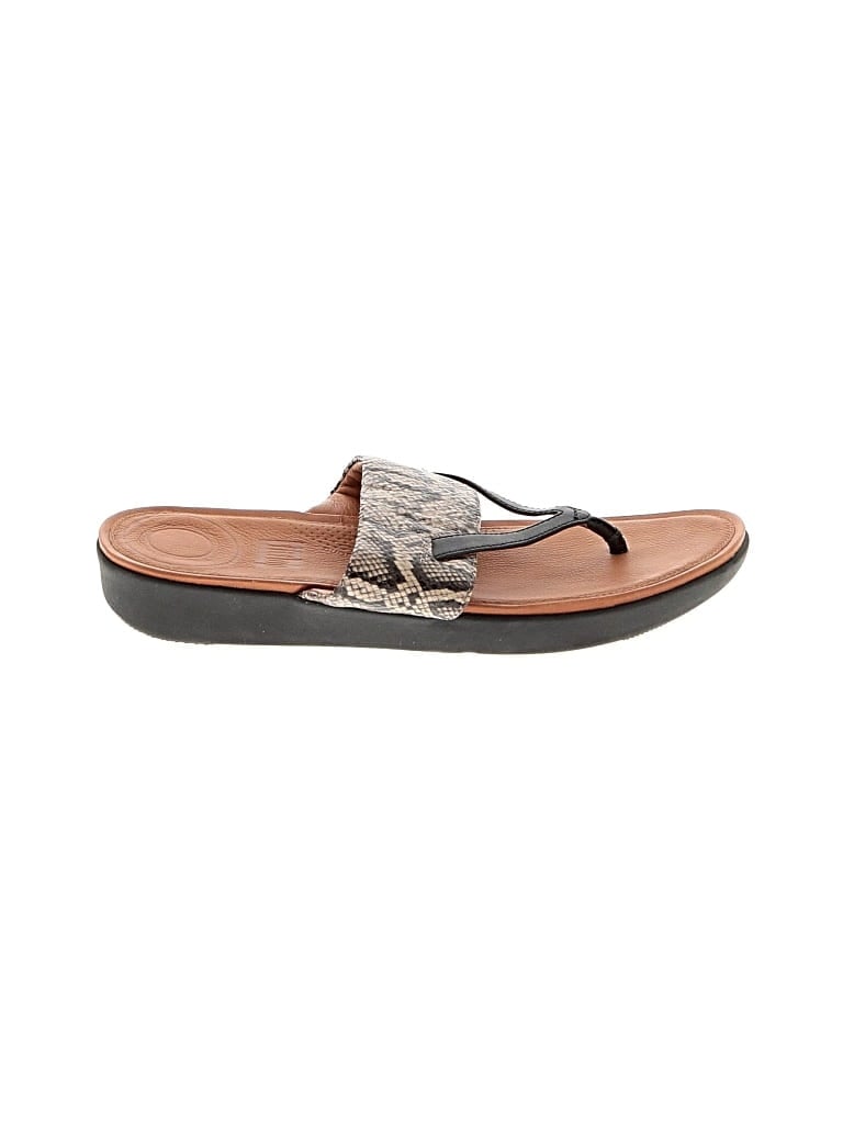 Pre-owned Fitflop Flip Flops In Gray