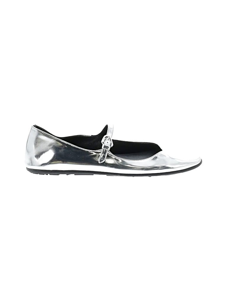 Pre-owned Aerosoles Flats In Silver