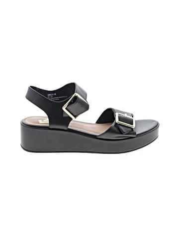 Resorts Sandals (view 1)
