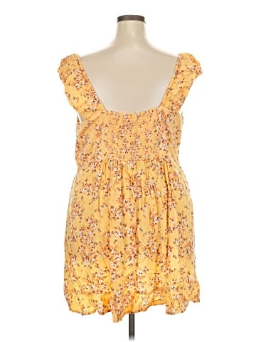 Old Navy Casual Dress (view 2)