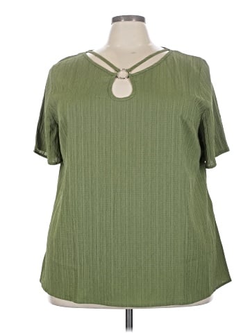 BLOOMCHIC Short Sleeve T-Shirt (view 1)