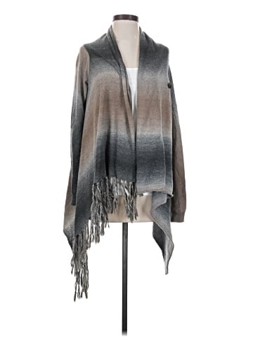 Lovestitch Poncho (view 1)