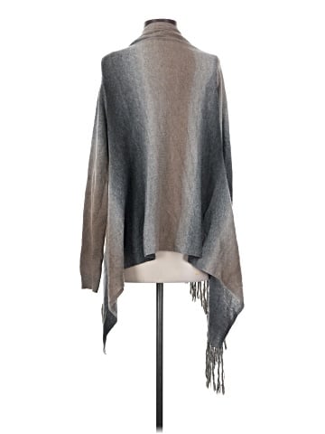 Lovestitch Poncho (view 2)