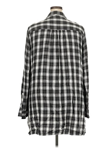 Lane Bryant Long Sleeve Button-Down Shirt (view 2)