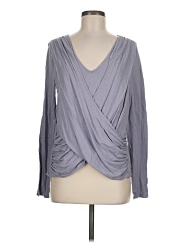 Akemi + Kin Long Sleeve T-Shirt (view 1)