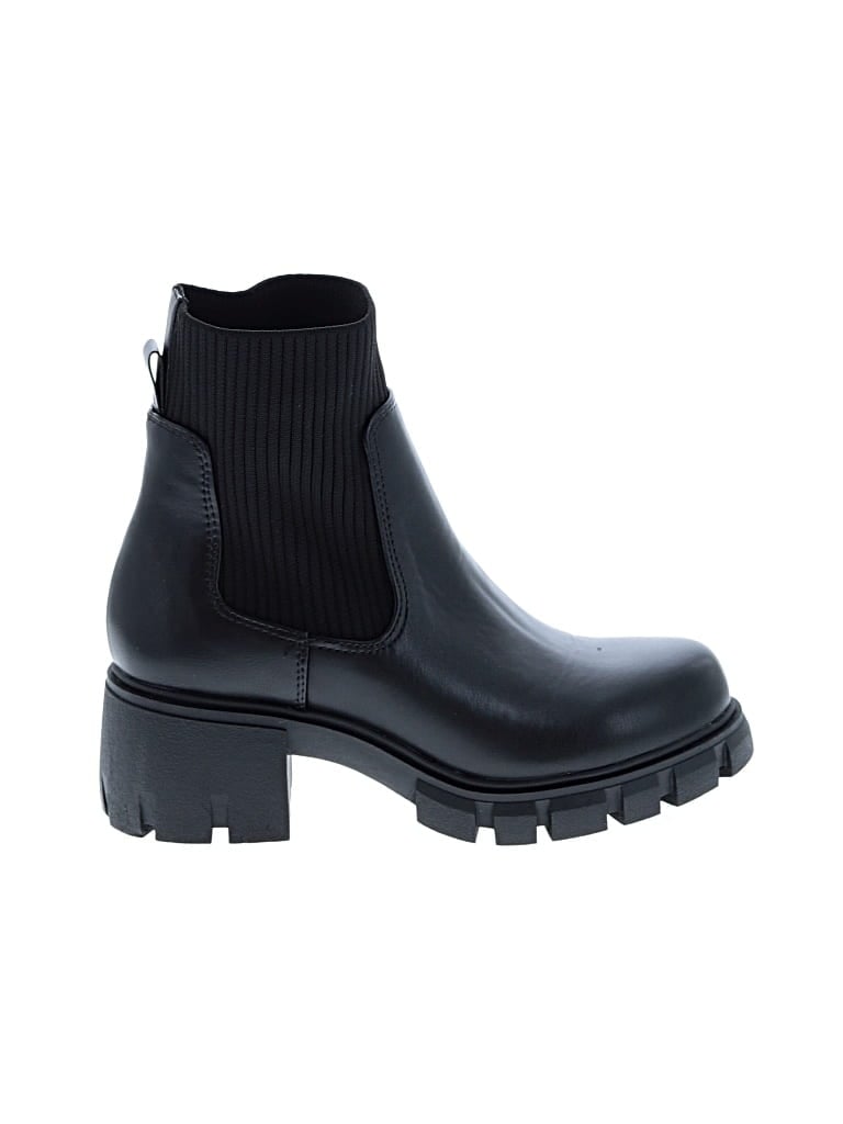 Pre-owned Soda Ankle Boots In Black
