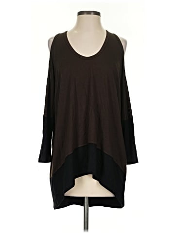 Red 23 3/4 Sleeve Top (view 1)