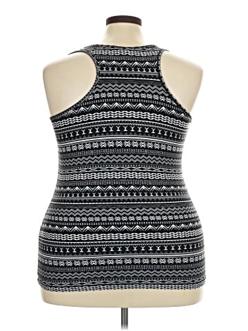 Hot Kiss Sleeveless Top (view 2)
