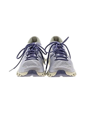 On Cloud Sneakers (view 2)