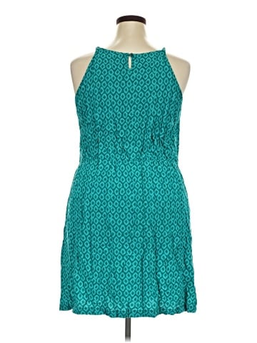 Old Navy Casual Dress (view 2)