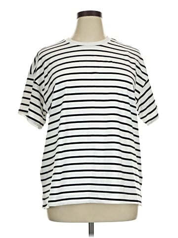 Old Navy Short Sleeve T-Shirt (view 1)