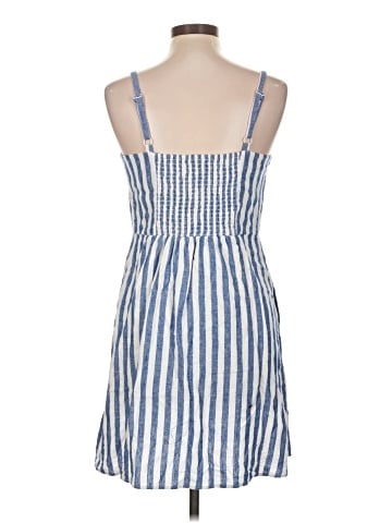 Old Navy Casual Dress (view 2)