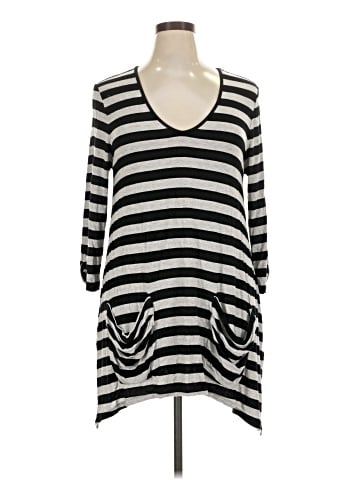 Saks Fifth Avenue 3/4 Sleeve Top (view 1)