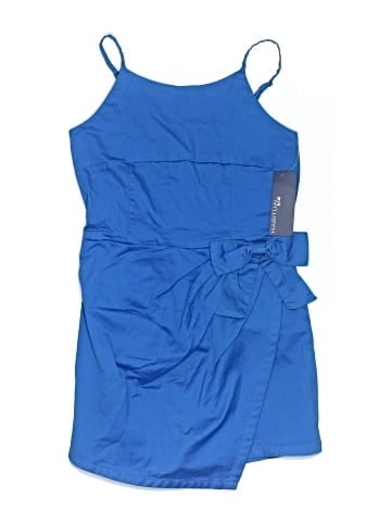 Habitual Dress (view 1)