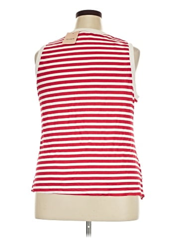 BLOOMCHIC Sleeveless T-Shirt (view 2)