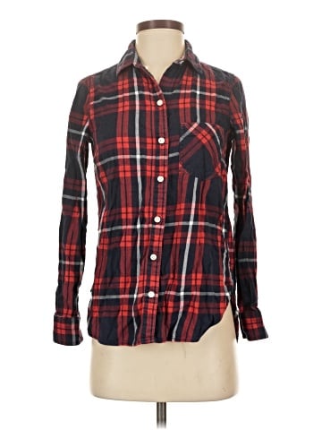 Old Navy Long Sleeve Button-Down Shirt (view 1)