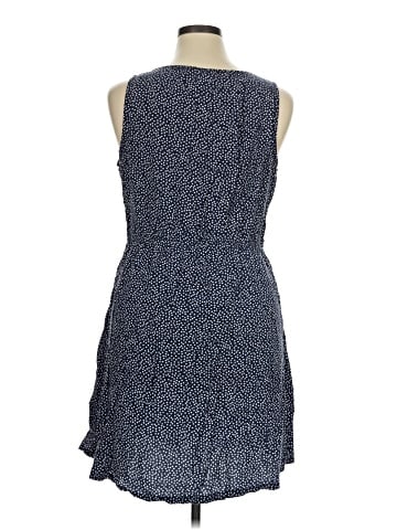 Old Navy Casual Dress (view 2)