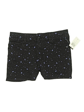 Hot Topic Shorts (view 1)