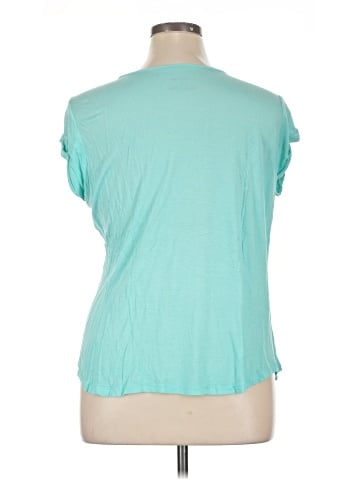 Jennifer Lopez Short Sleeve T-Shirt (view 2)