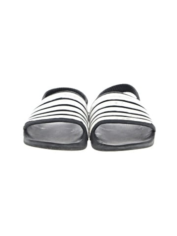 Wonder Nation Sandals (view 2)