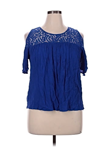 a.n.a. A New Approach Short Sleeve Blouse (view 1)