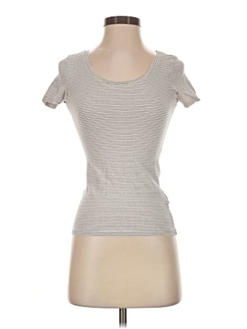 H&M Short Sleeve T-Shirt (view 1)