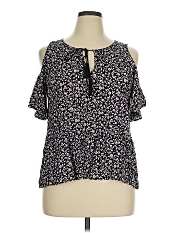 a.n.a. A New Approach Short Sleeve Blouse (view 1)