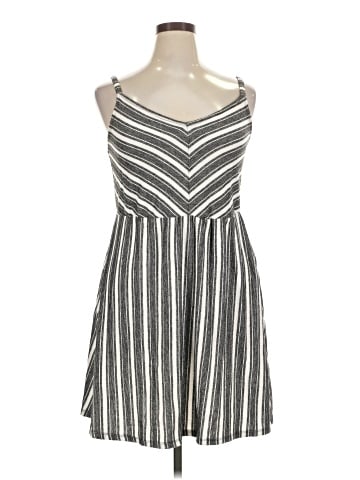 Universal Thread Casual Dress (view 1)