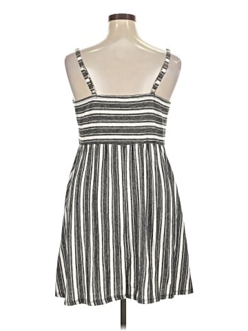 Universal Thread Casual Dress (view 2)