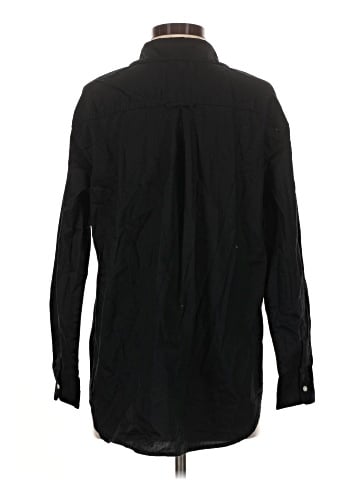 Old Navy - Maternity Long Sleeve Button-Down Shirt (view 2)