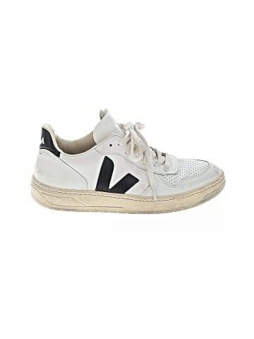 VEJA Sneakers (view 1)