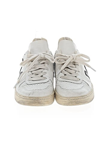 VEJA Sneakers (view 2)