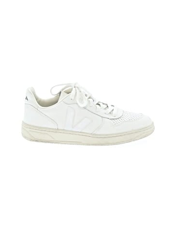 VEJA Sneakers (view 1)