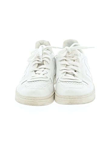VEJA Sneakers (view 2)