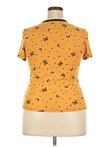 No Boundaries Short Sleeve T-Shirt (view 2)