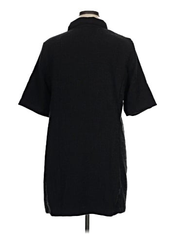 H&M Short Sleeve Button-Down Shirt (view 2)