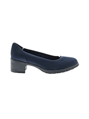 Cliffs by White Mountain Heels (view 1)