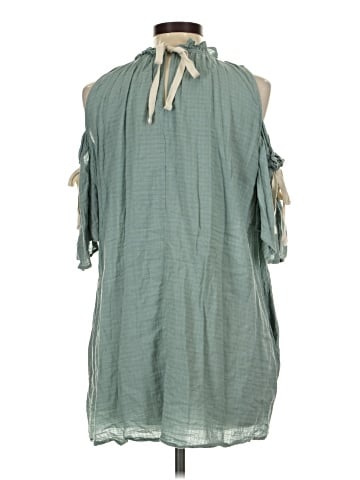 Listicle Sleeveless Blouse (view 2)