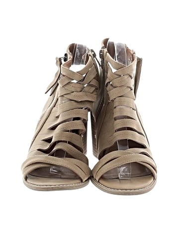 Universal Thread Sandals (view 2)