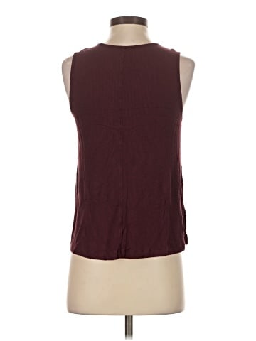 American Eagle Outfitters Sleeveless T-Shirt (view 2)