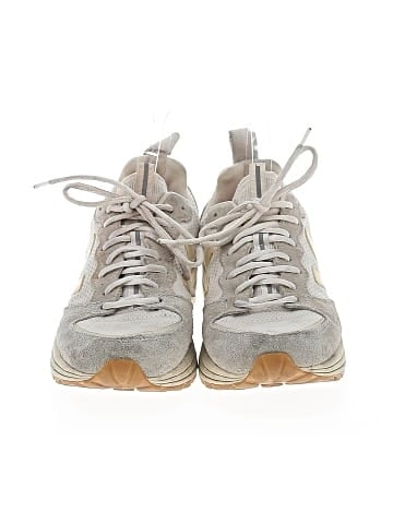 VEJA Sneakers (view 2)