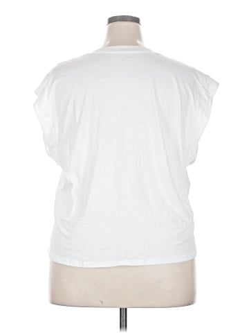 Old Navy Sleeveless T-Shirt (view 2)