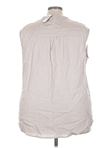Torrid Sleeveless Button-Down Shirt (view 2)