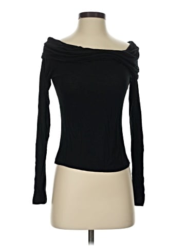Tresics Long Sleeve T-Shirt (view 1)