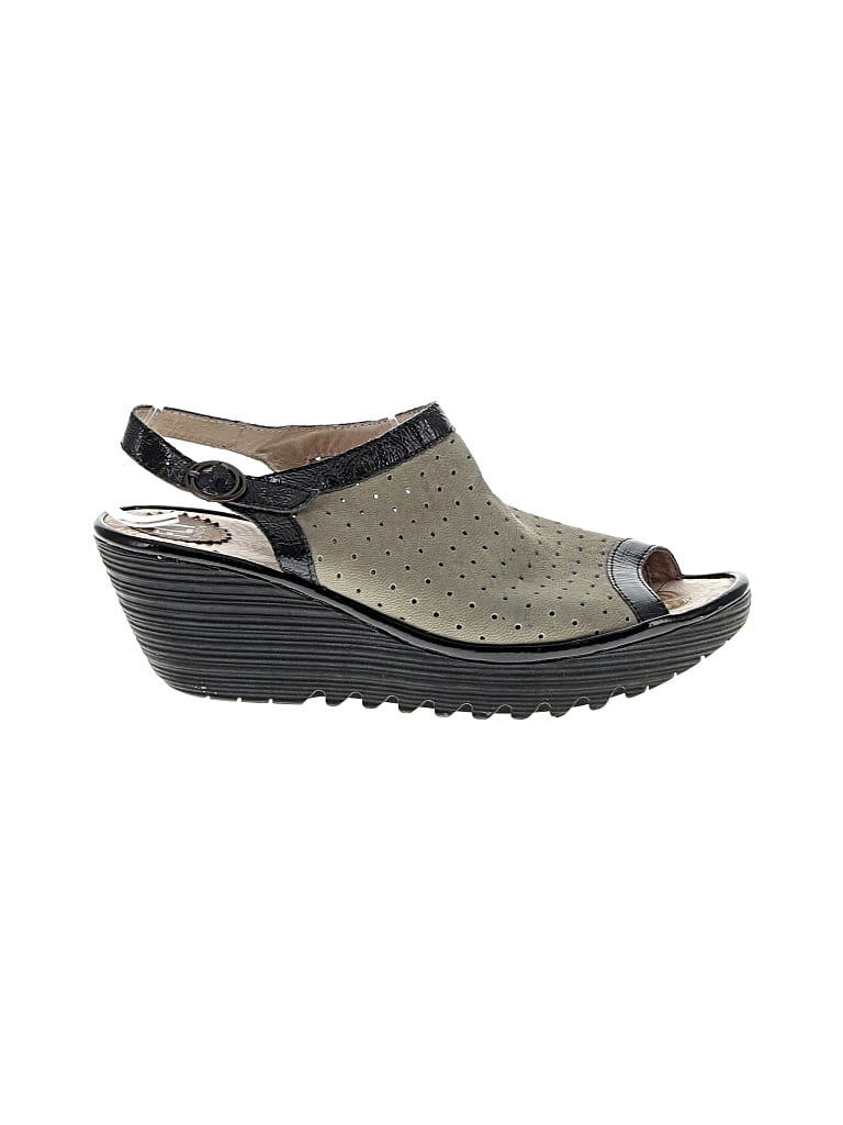 Pre-owned Fly London Wedges In Gray