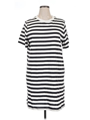 Old Navy Casual Dress (view 1)