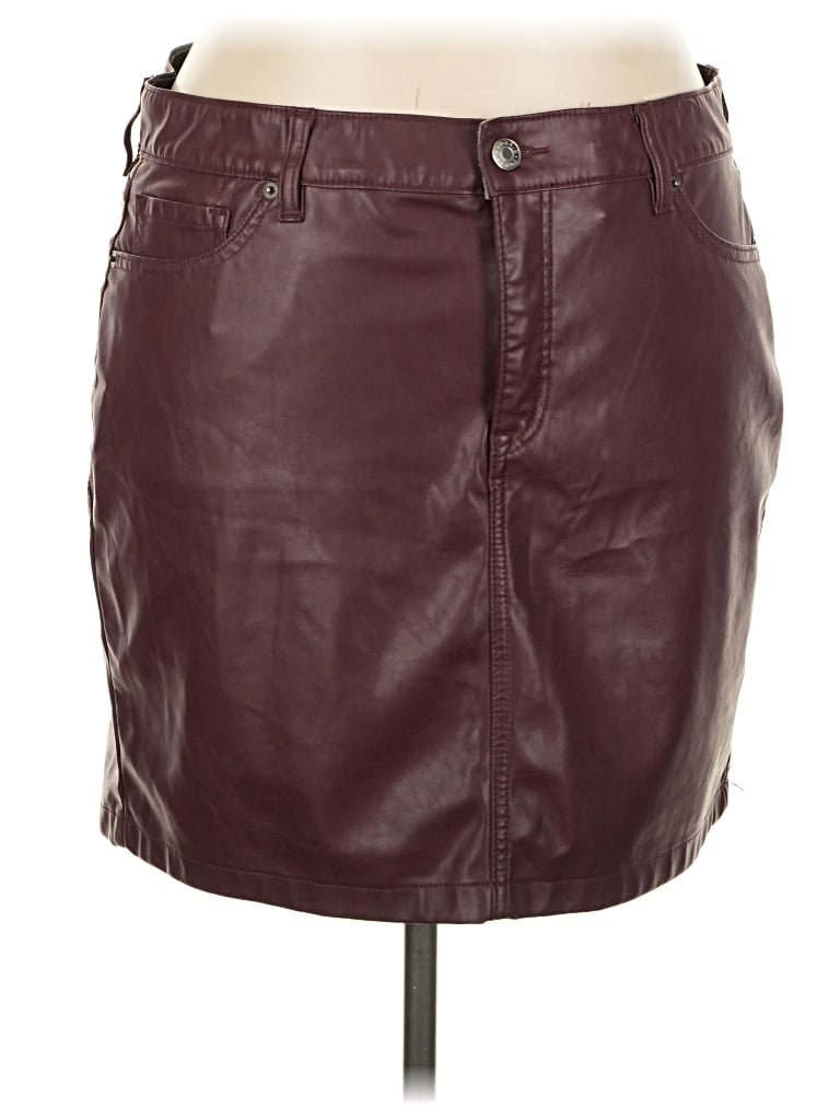 Pre-owned Torrid Faux Leather Skirt In Burgundy