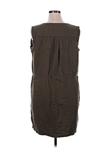 Old Navy Sleeveless Button-Down Shirt (view 2)